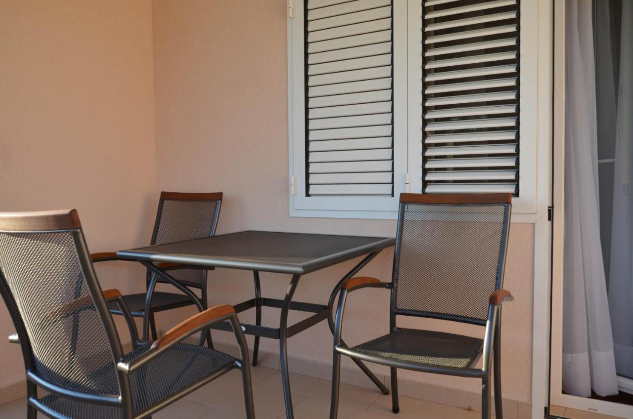 Apartments Tomas เบทินา ภายนอก รูปภาพ